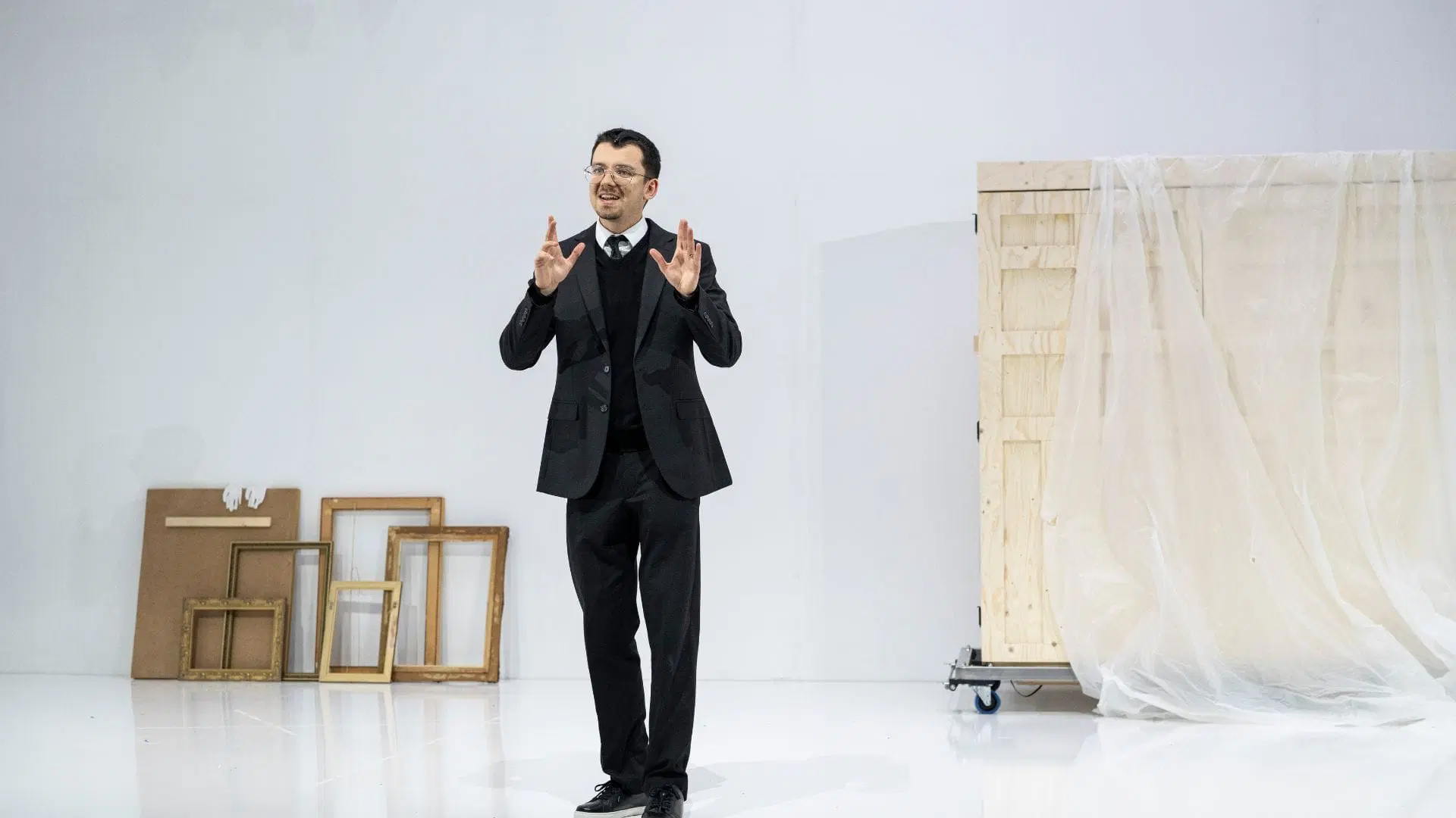 Asa Butterfield In Second Best 1. Photo Hugo Glendinning.jpg 2